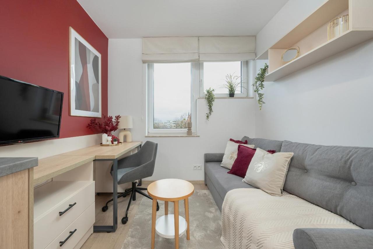 Trendy Studios With Home Office Near Wroclaw Main Station By Noclegi Renters Екстер'єр фото