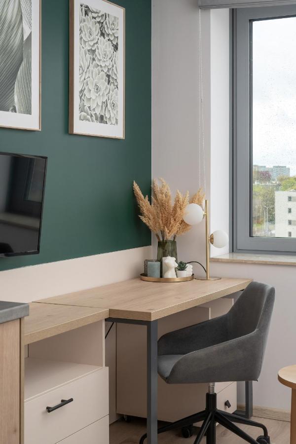 Trendy Studios With Home Office Near Wroclaw Main Station By Noclegi Renters Екстер'єр фото