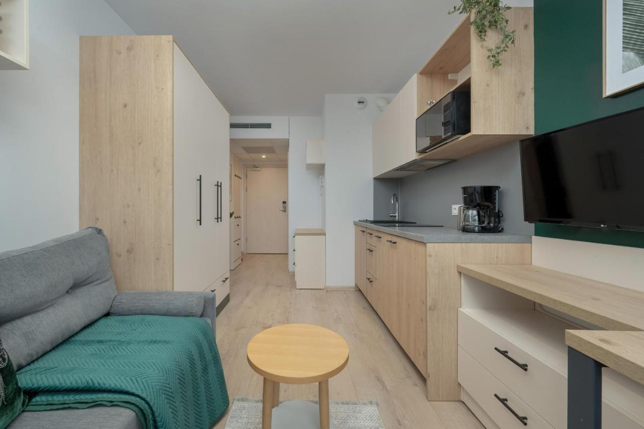 Trendy Studios With Home Office Near Wroclaw Main Station By Noclegi Renters Екстер'єр фото