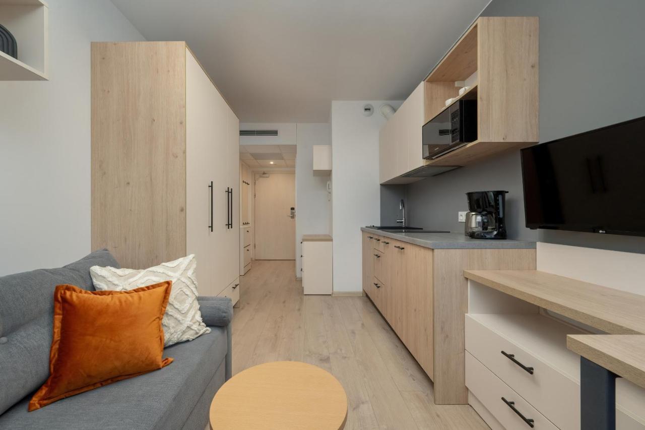 Trendy Studios With Home Office Near Wroclaw Main Station By Noclegi Renters Екстер'єр фото